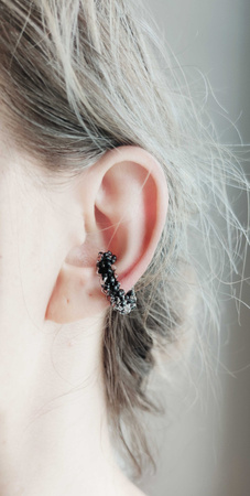 Nausznica "Crystal" Czarny Joanna Muzyka Studio