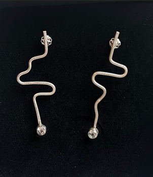 Qźniar kolczyki srebrne wężyki z kryształkiem